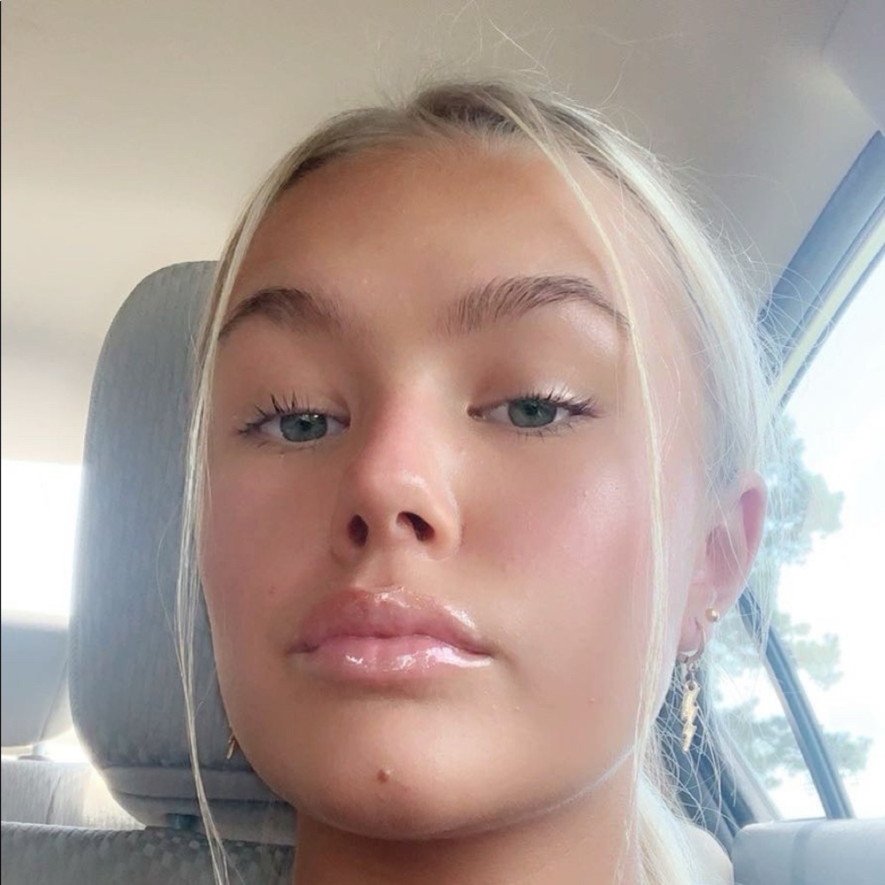 Meet your Posher, Skylar